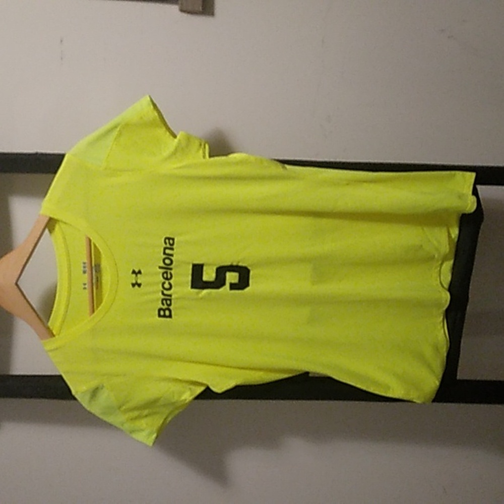 Under Armour Fitted Heatgear Barcelona Shirt NWOT